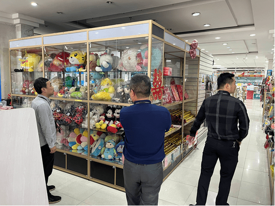 护苗行动筑防线，龙华清查有害未成年人产品 —— 聚焦出版物市场专项整治